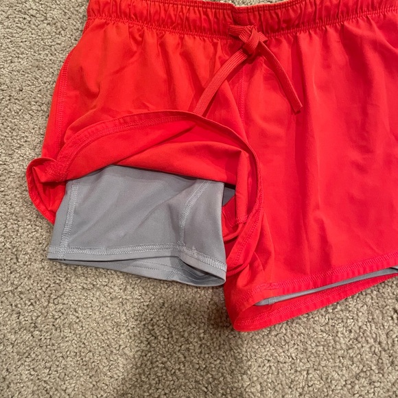 basically brand new !! nike shorts for running with Nike pros built in !! - Picture 5 of 5